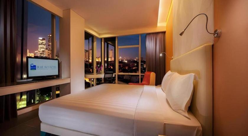 Blue Sky Hotel Petamburan Jakarta Exterior photo